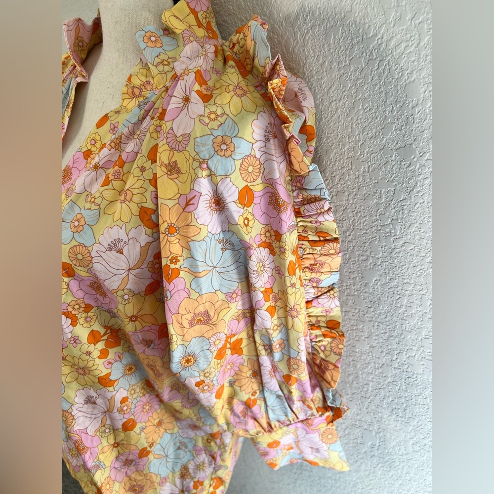 Karlie Floral Poplin Bright V-Neck Top Ruffle Sleeves Summer/Spring NWT - Picture 3 of 8